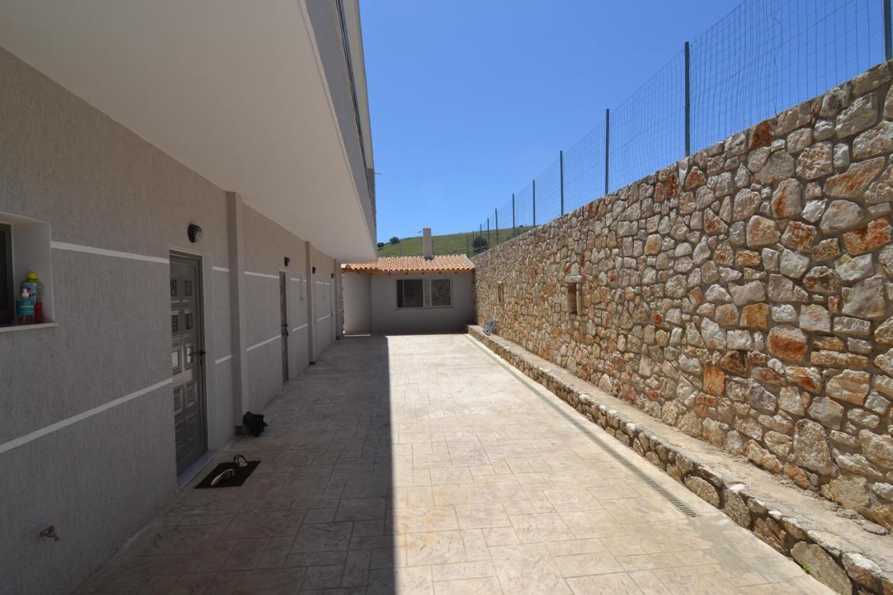 Bujtina Eleni Hotel Himare Exterior photo