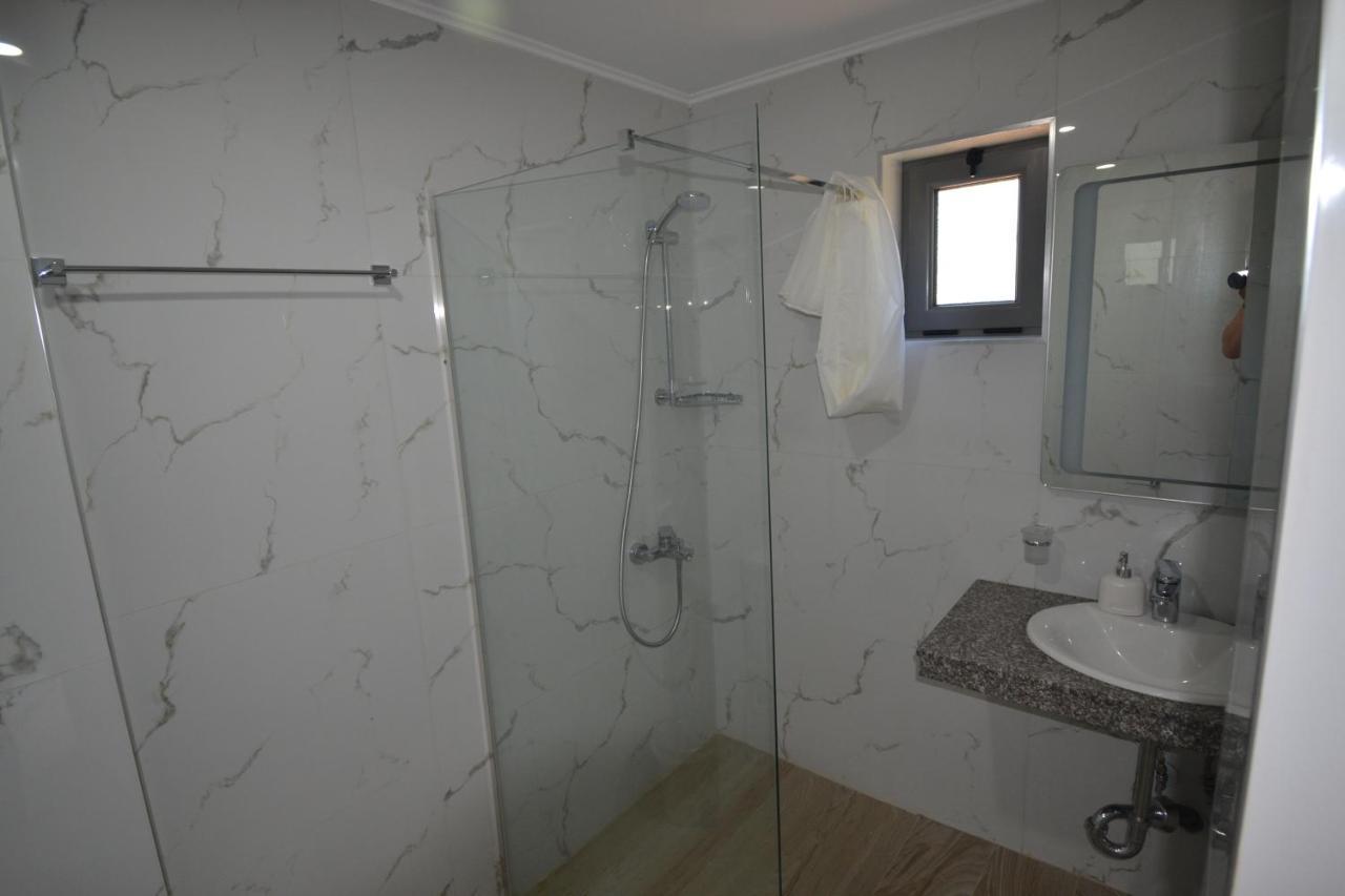 Bujtina Eleni Hotel Himare Exterior photo